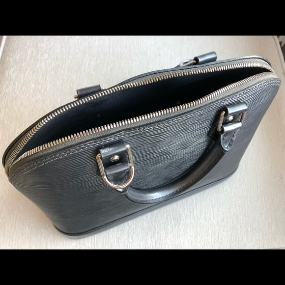 Louis Vuitton Alma PM - Picture 3 of 8